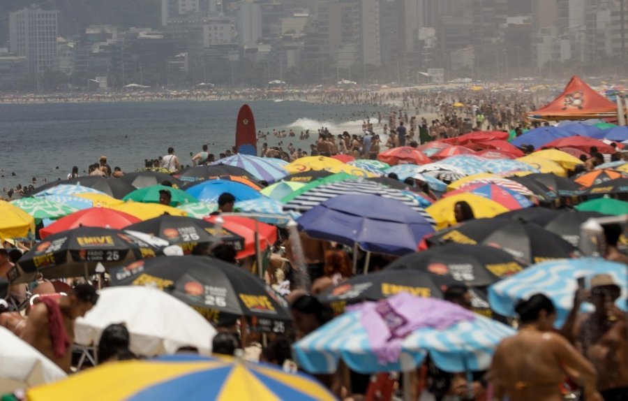 109218792-ri-rio-de-janeiro-rj-20-11-2024-praias-ficam-cheias-no-ultimo-dia-do-feriadao-estica.jpg