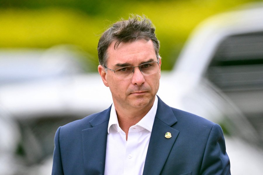 113125478-senator-flavio-bolsonaro-son-of-former-brazilian-president-jair-bolsonaro-leaves-the-feder.jpg