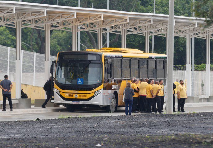 114206906-ri-rio-de-janeiro-rj-12-03-2026-novo-terminal-do-brt-no-trevo-das-margaridas-onibus.jpg
