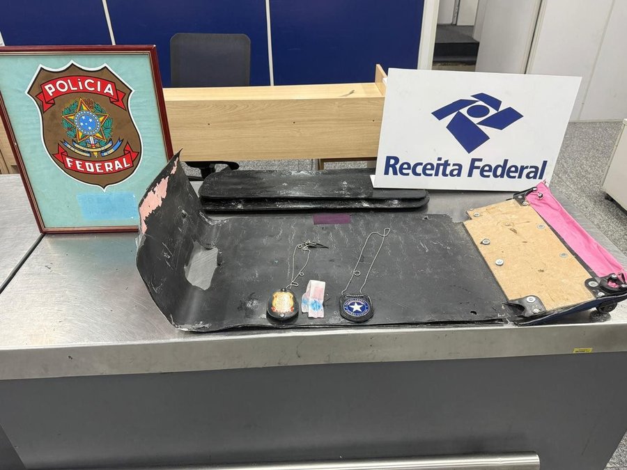 receita-federal-e-policia-federal-apreendem-mais-de-8-kg-de-cocaina-no-aeroporto-do-galeao-4-.jpeg